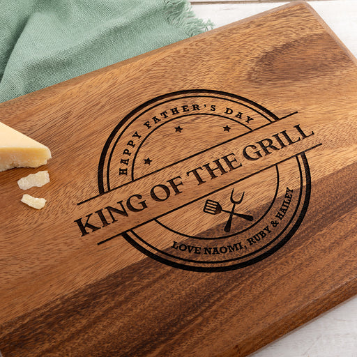 Personalised wooden board for the King of the Grill, ideal Father’s Day gift