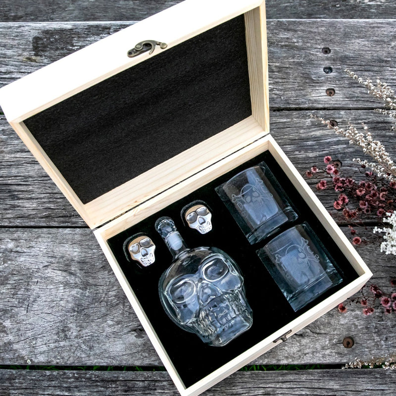 Custom Artwork Engraved Name Initials Monogrammed Skull whiskey decanter & Scotch Glasses